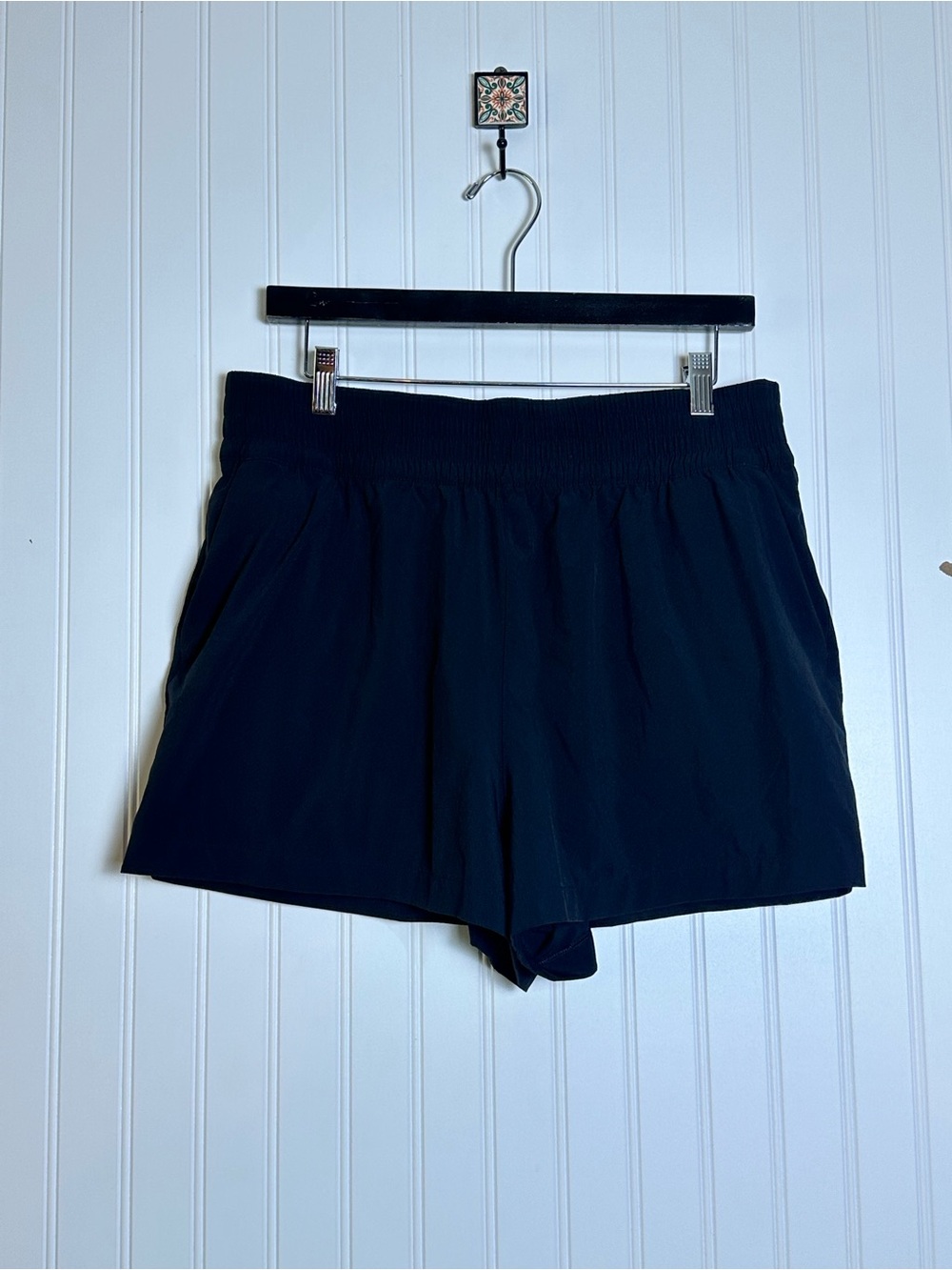 Athleta Weekender High Rise 3" Run Short wide, elasticated high-rise waistband - Picture 7 of 12